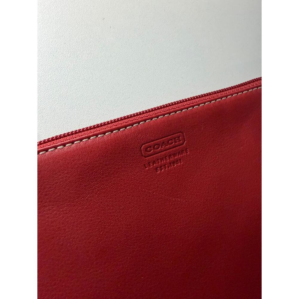 EUC Coach Wristlet in Red - Picture 2 of 9